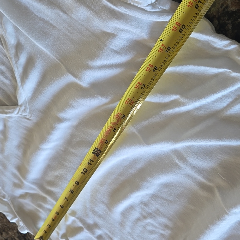 Cloth & Stone Cream Short Sleeve V-Neck Top - Picture 9 of 10
